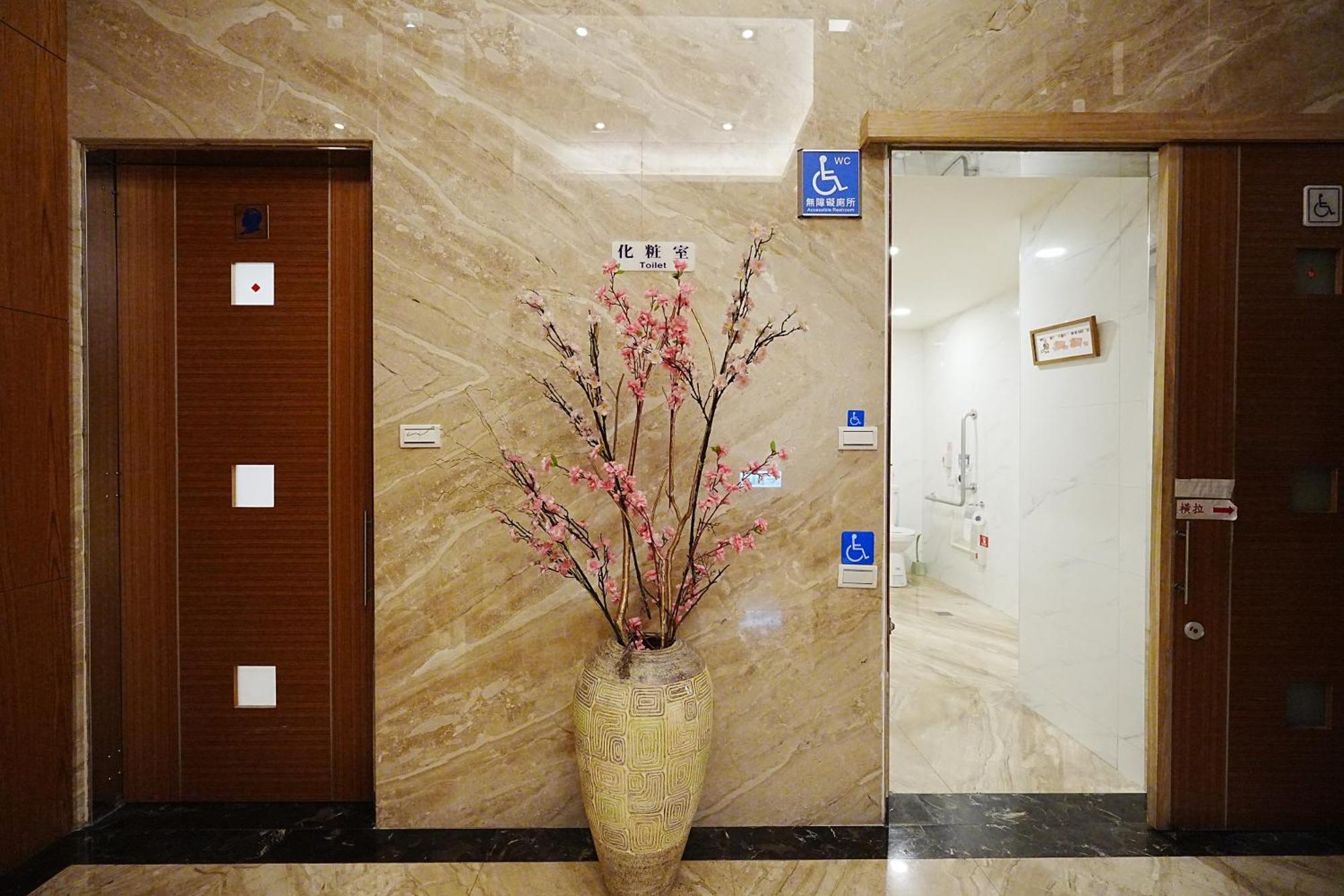 York Hotel Тайбэй Экстерьер фото