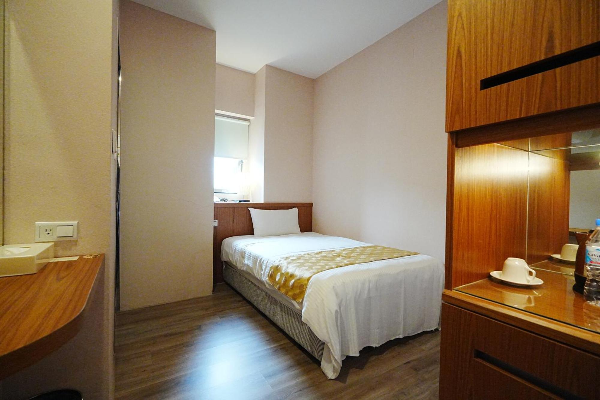 York Hotel Тайбэй Экстерьер фото
